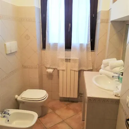 Vienna Apartment *